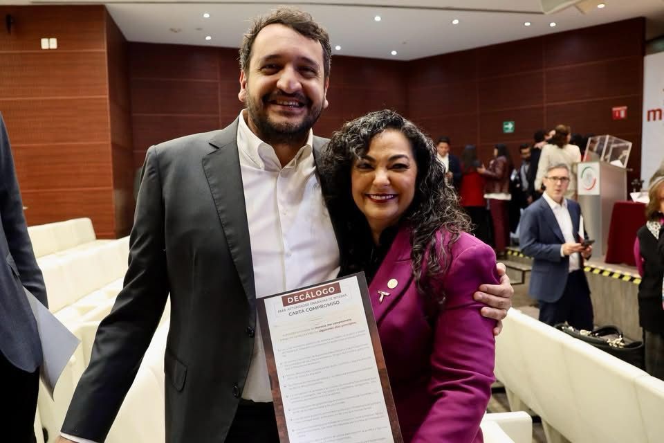 Se reúnen Andrés Manuel López Beltrán y Luisa María Alcalde con&nbsp;Senadores