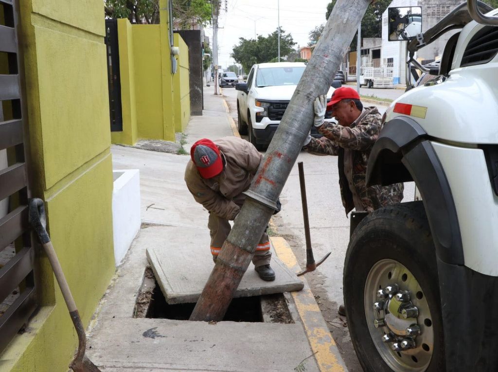 COMAPA Altamira efectúa sondeo y desazolve de&nbsp;registros