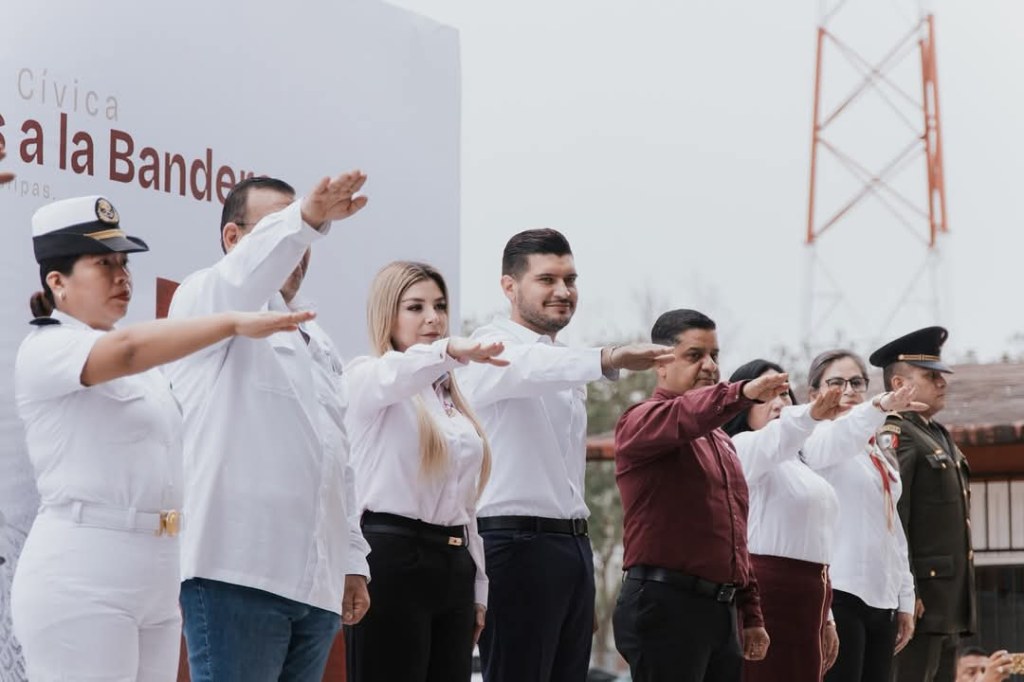 Encabeza alcalde ceremonia de honores al lábaro patrio en primaria María Isabel Mata&nbsp;Alvarado