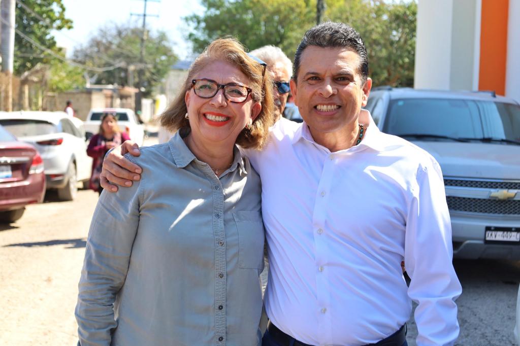 Agradecen vecinos obra pública en colonia del&nbsp;Maestro.