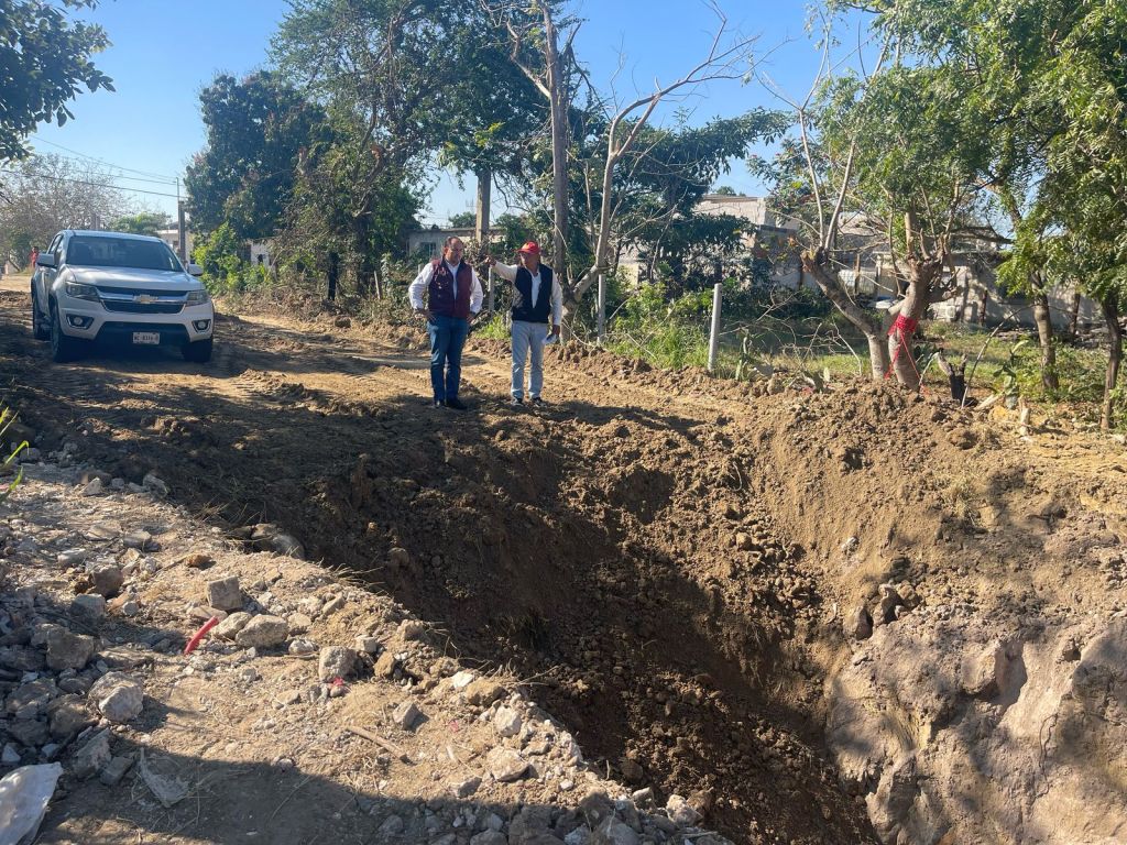 Supervisa gerente general de COMAPA Altamira reposición de colector en&nbsp;Villerías