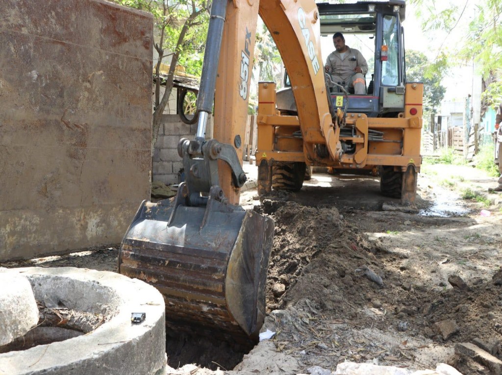 Repone COMAPA Altamira líneas de drenaje en diferentes sectores del&nbsp;municipio