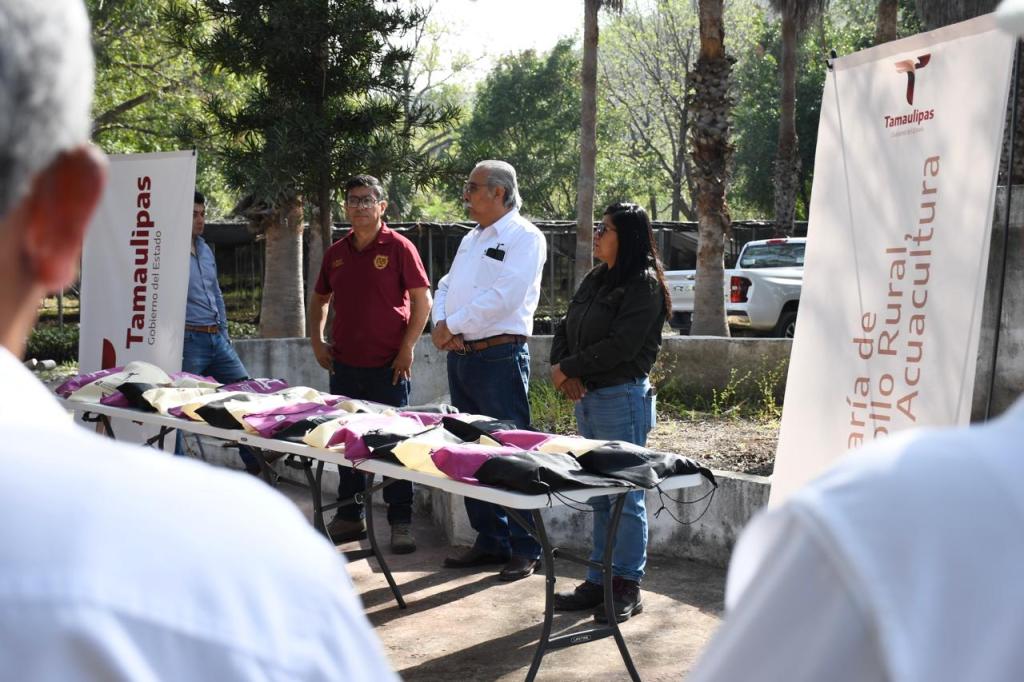 Capacitan a alumnos de CBTA sobre producción de&nbsp;planta