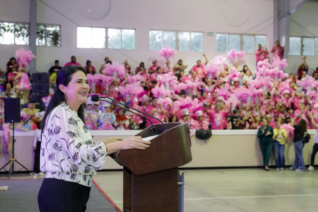 Premia Mónica Villarreal a ganadores del Carnaval Conurbado&nbsp;2025