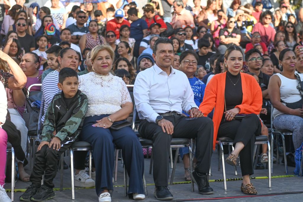 Disfrutan más de 5 mil Carnaval Familiar enel 17 Te Quiero&nbsp;Más.