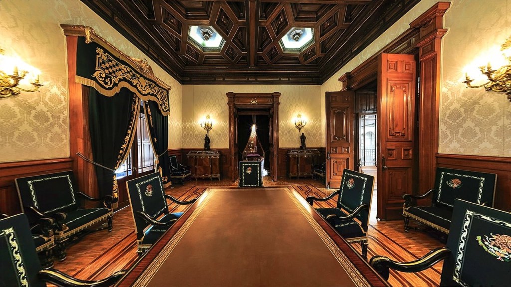 ¿Realmente se necesitará un exorcismo en el palacio&nbsp;nacional?