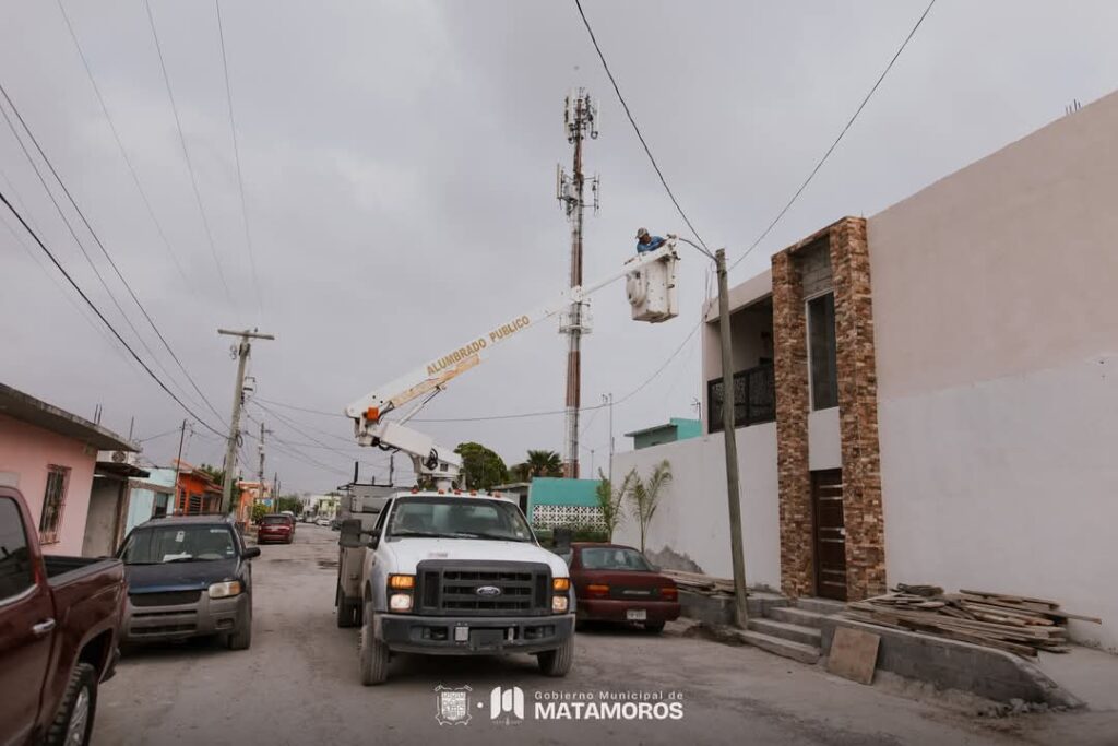 Gobierno de Matamoros inicia rehabilitación de luminarias en la Colonia&nbsp;Fundadores