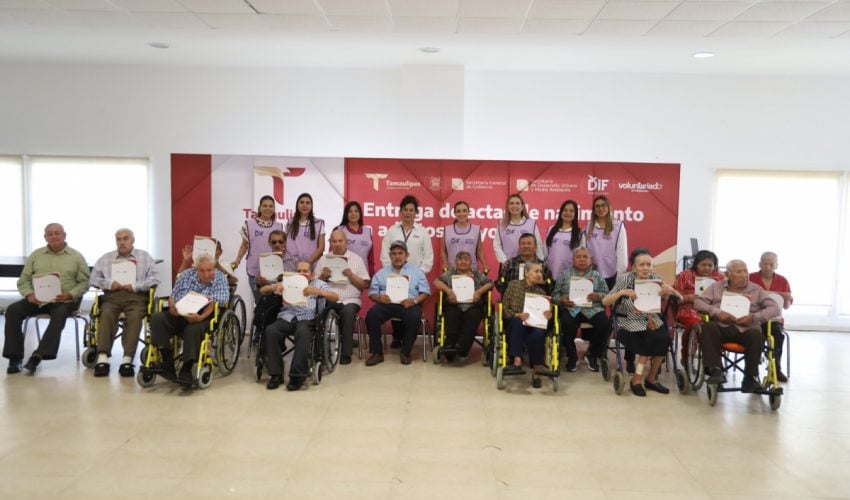 DIF Tamaulipas encabeza entrega de actas de nacimiento a adultos mayores, en colaboración con la Secretaría General de&nbsp;Gobierno