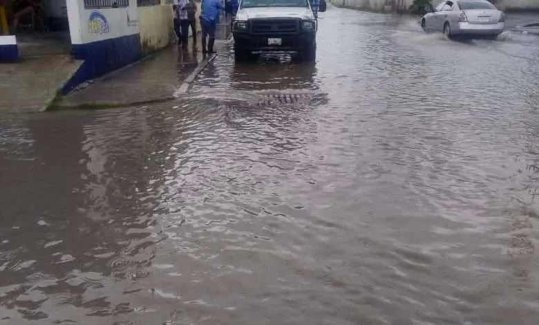 Baja rápidamente el nivel del agua en diversos sectores; entre ellos, la Avenida&nbsp;Solidaridad