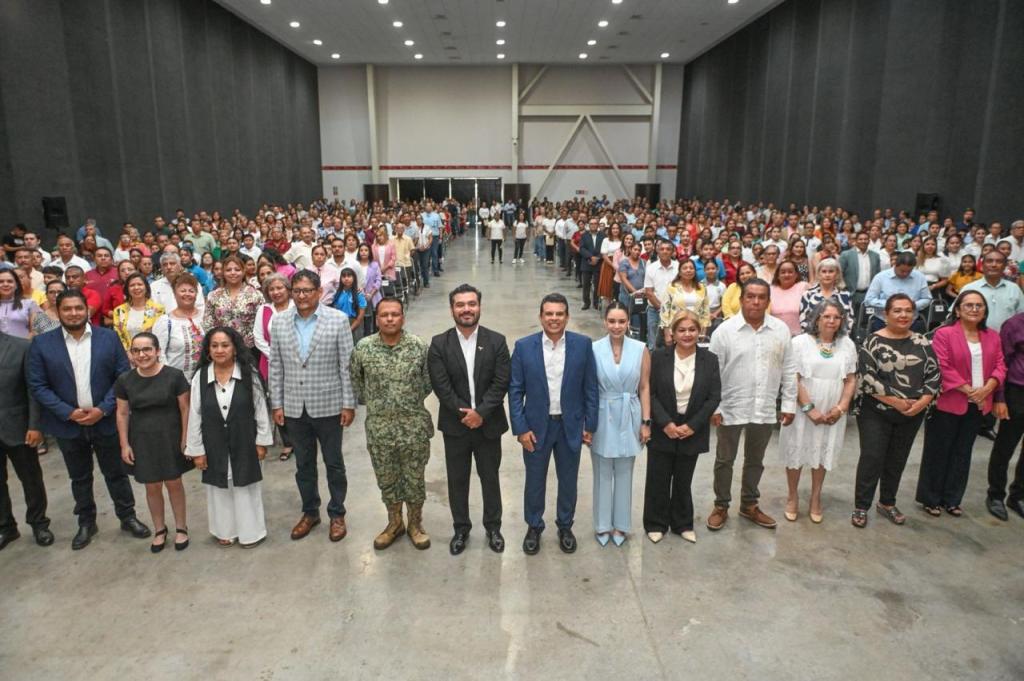Entrega alcalde medallaGuadalupe Victoria a 163estudiantes de&nbsp;excelencia.