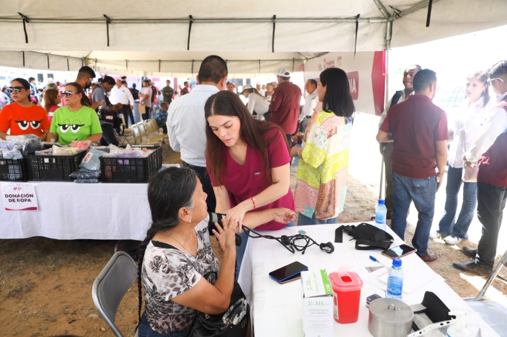 SERVICIOS, TRÁMITES Y APOYOS DEL GOBIERNO MUNICIPAL LLEGAN A COLINAS DEL SUR CON PRESIDENCIA CERQUITA DE&nbsp;TI