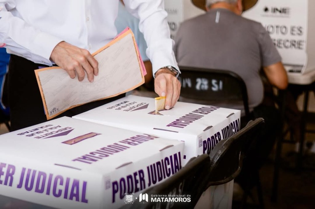 Alcalde Beto Granados ejerce su voto en la elección del Poder&nbsp;Judicial