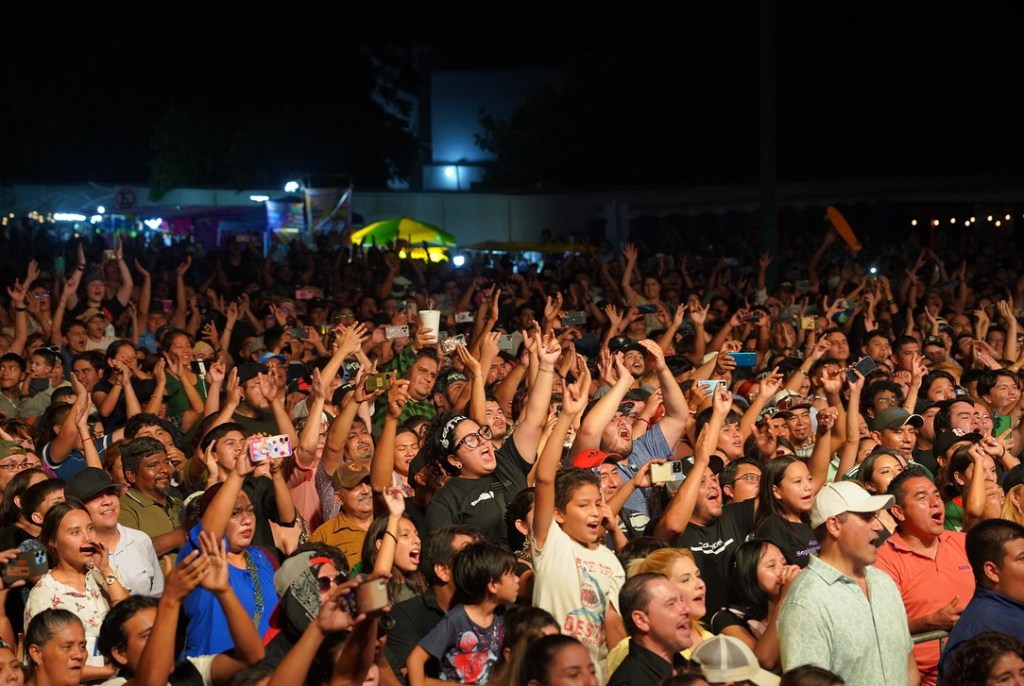 NEOLAREDENSES CELEBRAN A LO GRANDE SU 177 ANIVERSARIO CON MÚSICA, SABOR Y UNIÓN&nbsp;FAMILIAR