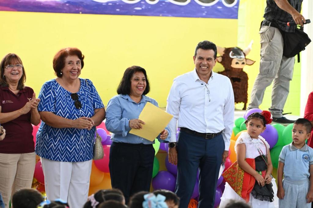En beneficio de 172 alumnos,entrega Municipio obra&nbsp;educativa.