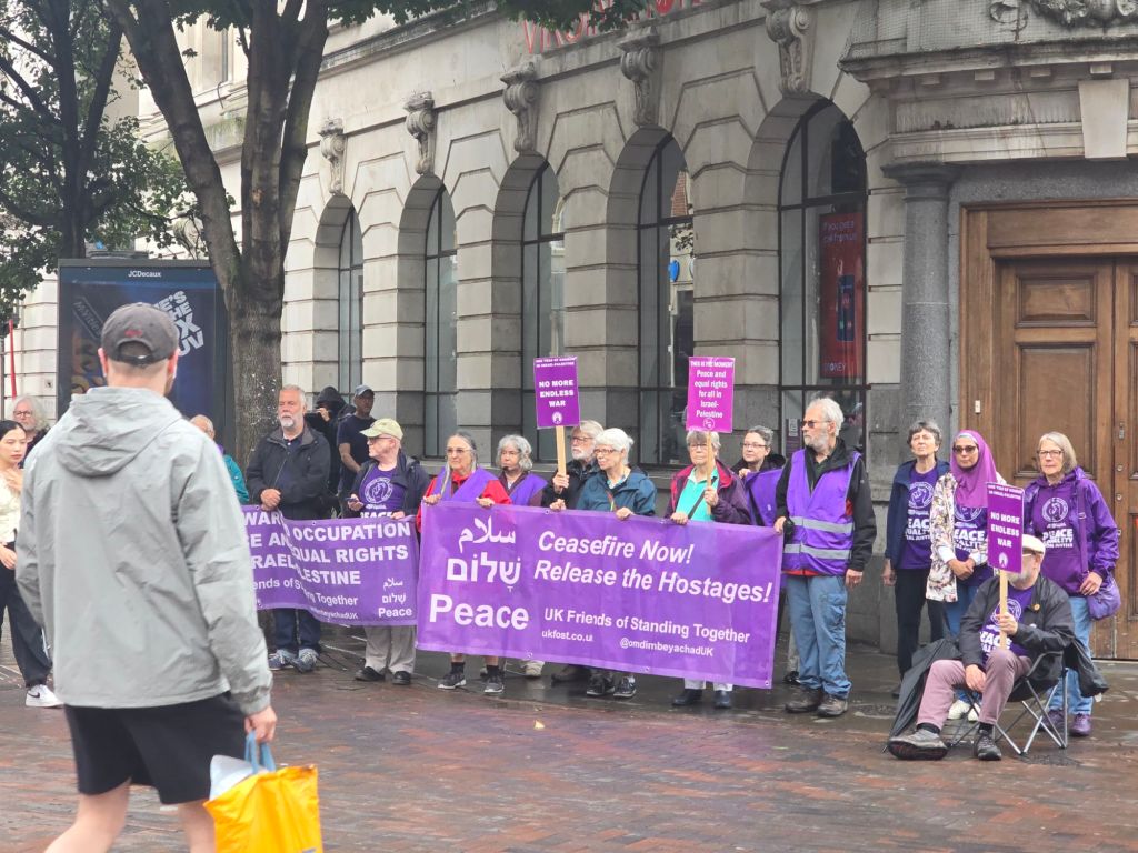 Activistas de Nottingham se unen al llamado por la paz entre israelíes y&nbsp;palestinos