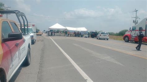 Productores bloquean puente Pharr y carretera Victoria–Matamoros para exigir precio justo al&nbsp;sorgo