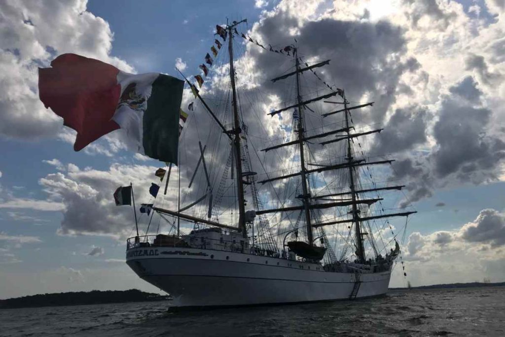 Remolcador empujó al Cuauhtémoc antes del choque contra el Puente de Brooklyn, según informe&nbsp;preliminar