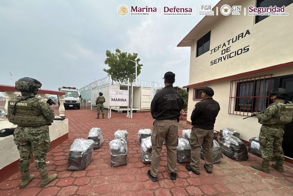 Aseguran más de media tonelada de cocaína frente a costas de Oaxaca; hay cuatro&nbsp;detenidos