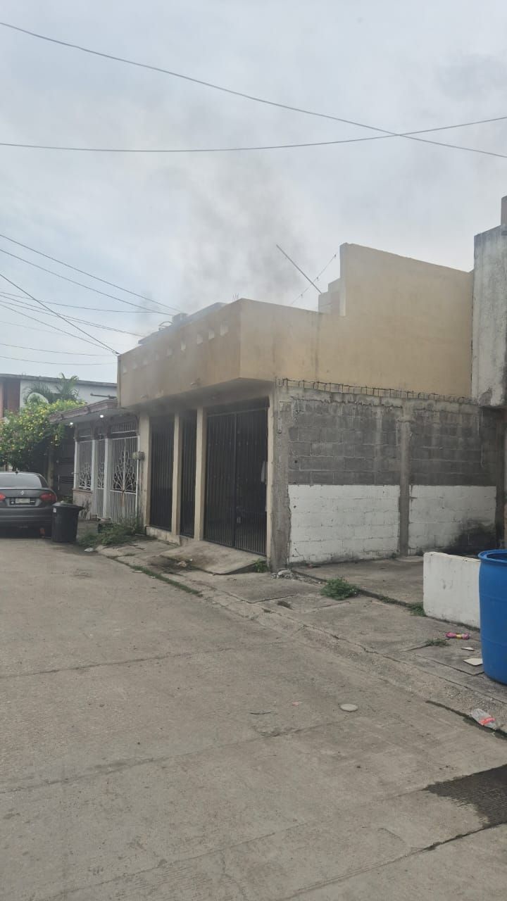 Madre de familia que sufrió quemaduras se trasladó a hospital de&nbsp;Víctoria.