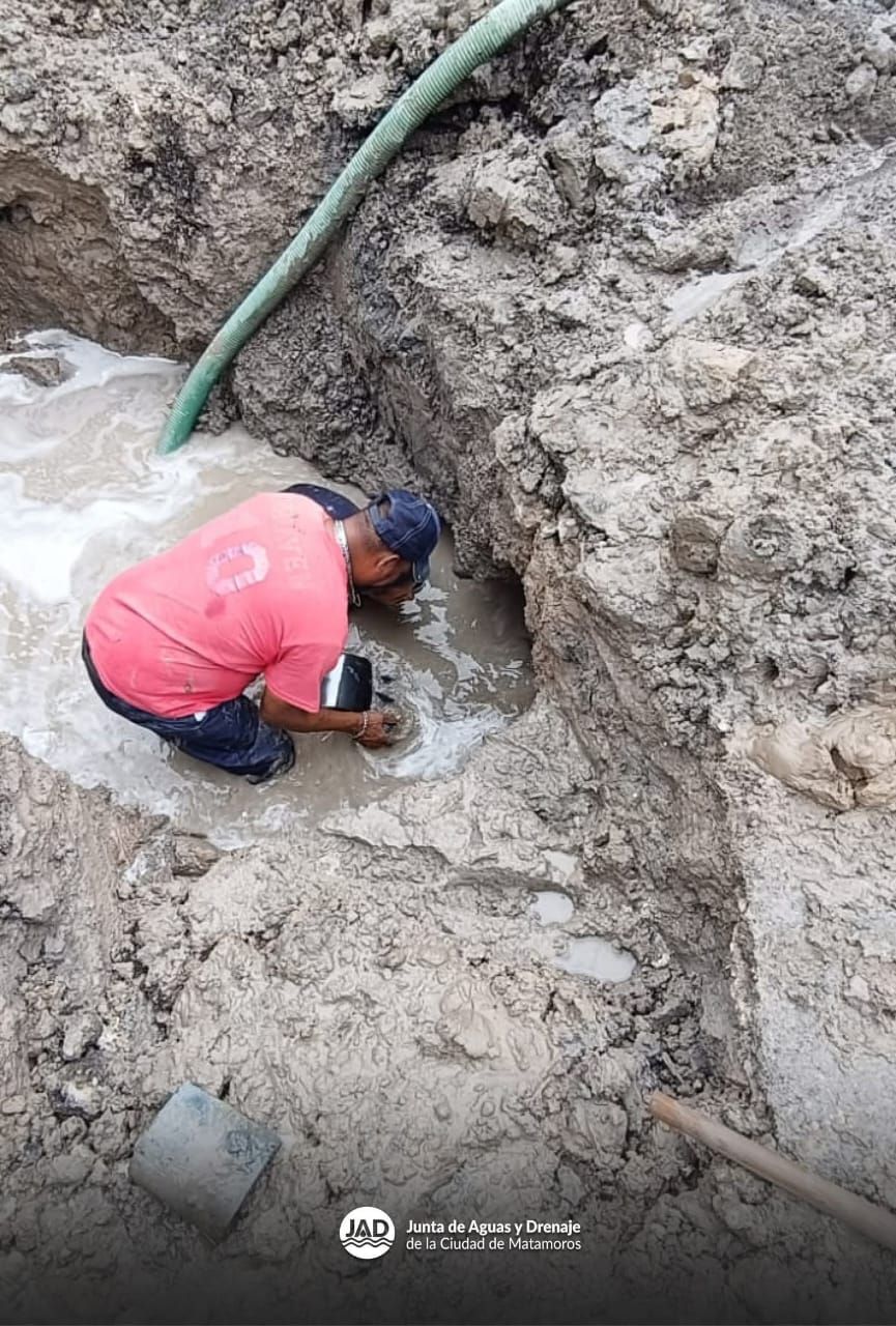 Avanzan los trabajos de reparación de fugas en la red de agua potable de la&nbsp;ciudad