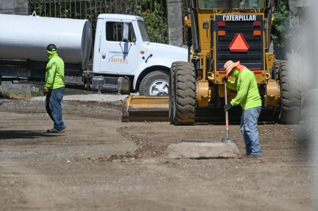 Supervisa Lalo Gattás obra de concreto hidráulico en la Simón&nbsp;Torres.