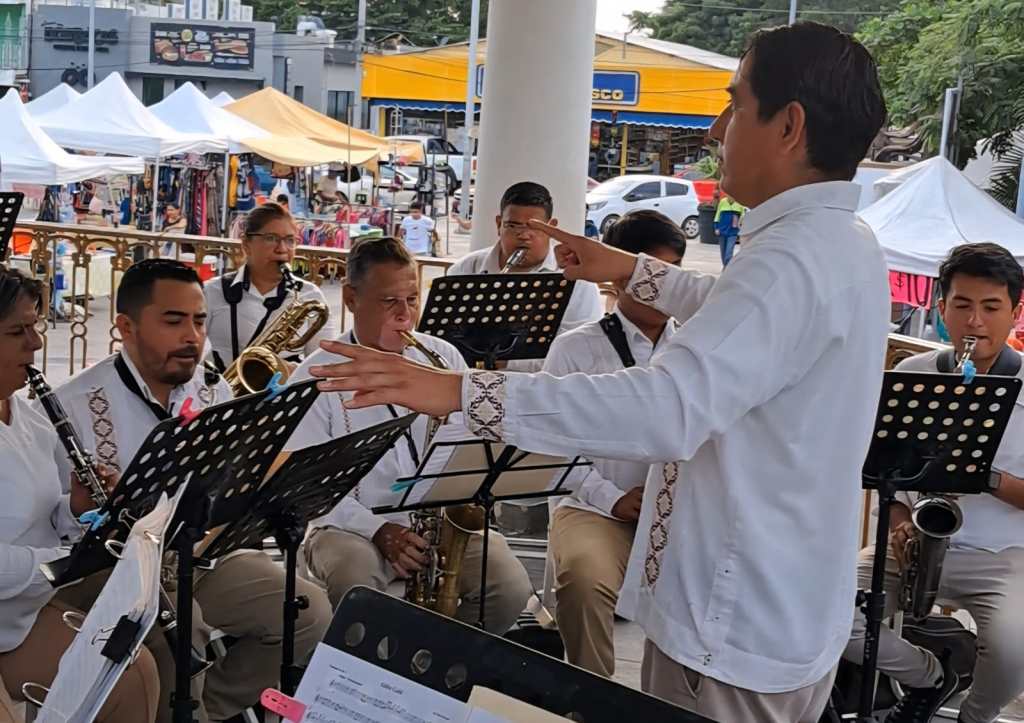 Banda Sinfónica Municipal de Altamira llena de música la Plaza&nbsp;Constitución