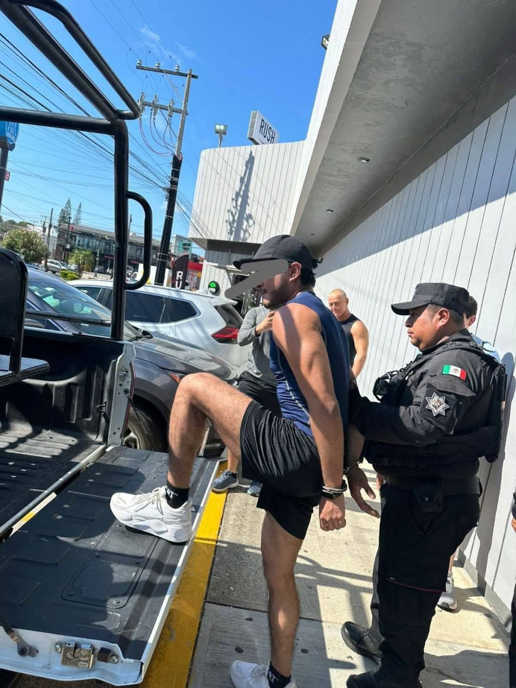 Por depravado, termina detenido: lo sorprendieron grabando a mujeres en los baños de un&nbsp;gimnasio