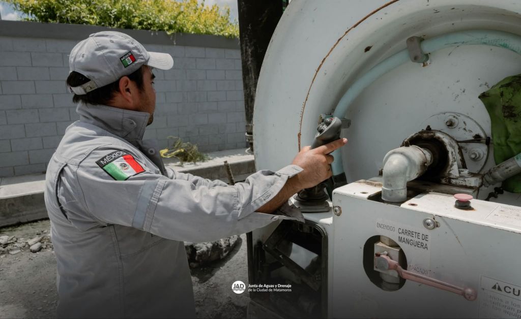 Gobierno de Beto Granados refuerza acciones de limpieza y desazolve en la colonia&nbsp;Esperanza