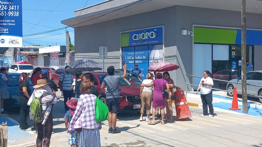 Vecinos del centro de Altamira bloquean calles por constantes&nbsp;apagones