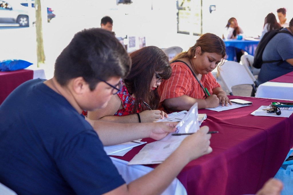“EMPLEO EN TU COLONIA” ACERCA MÁS DE 400 VACANTES A FAMILIAS DEL PONIENTE DE NUEVO&nbsp;LAREDO