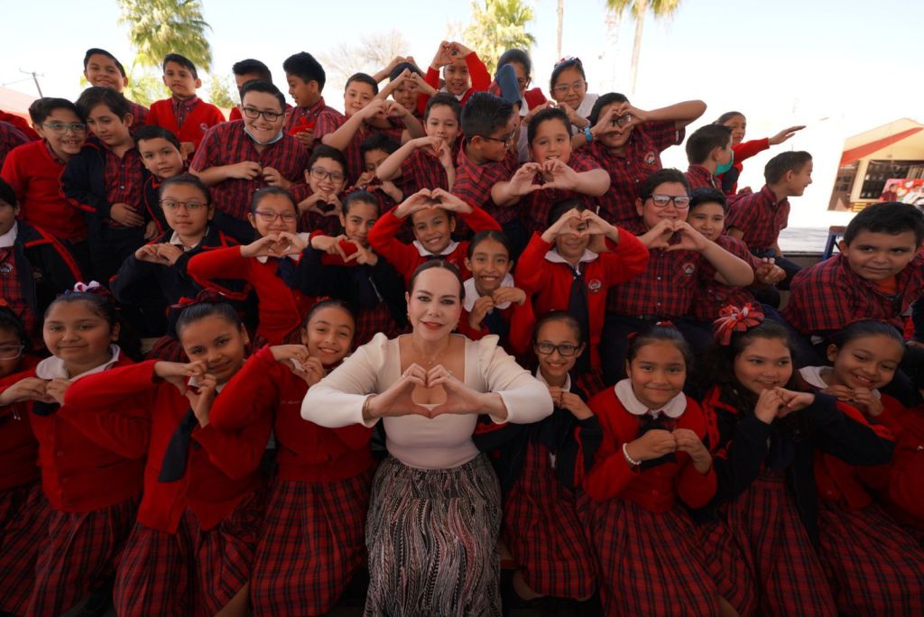 CARMEN LILIA CANTUROSAS: UNA MUJER QUE SABE GOBERNAR Y QUE IMPULSA LA&nbsp;EDUCACIÓN