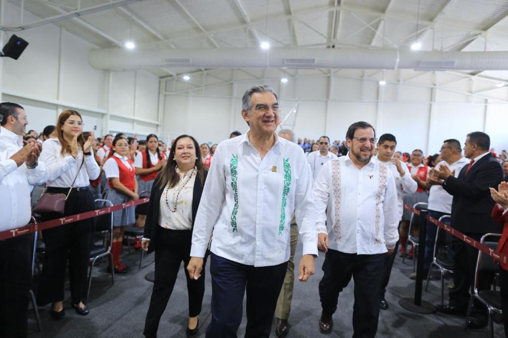 Inaugura Américo Villarreal gimnasio en Escuela Normal de Educadoras, legado de su&nbsp;padre