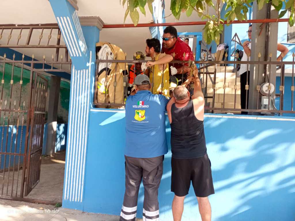 Joven de 22 años sufre grave accidente, tras caer de una escalera se incrustó una varilla metálica en el brazo en la colonia López Portillo en el norte de&nbsp;Tampico