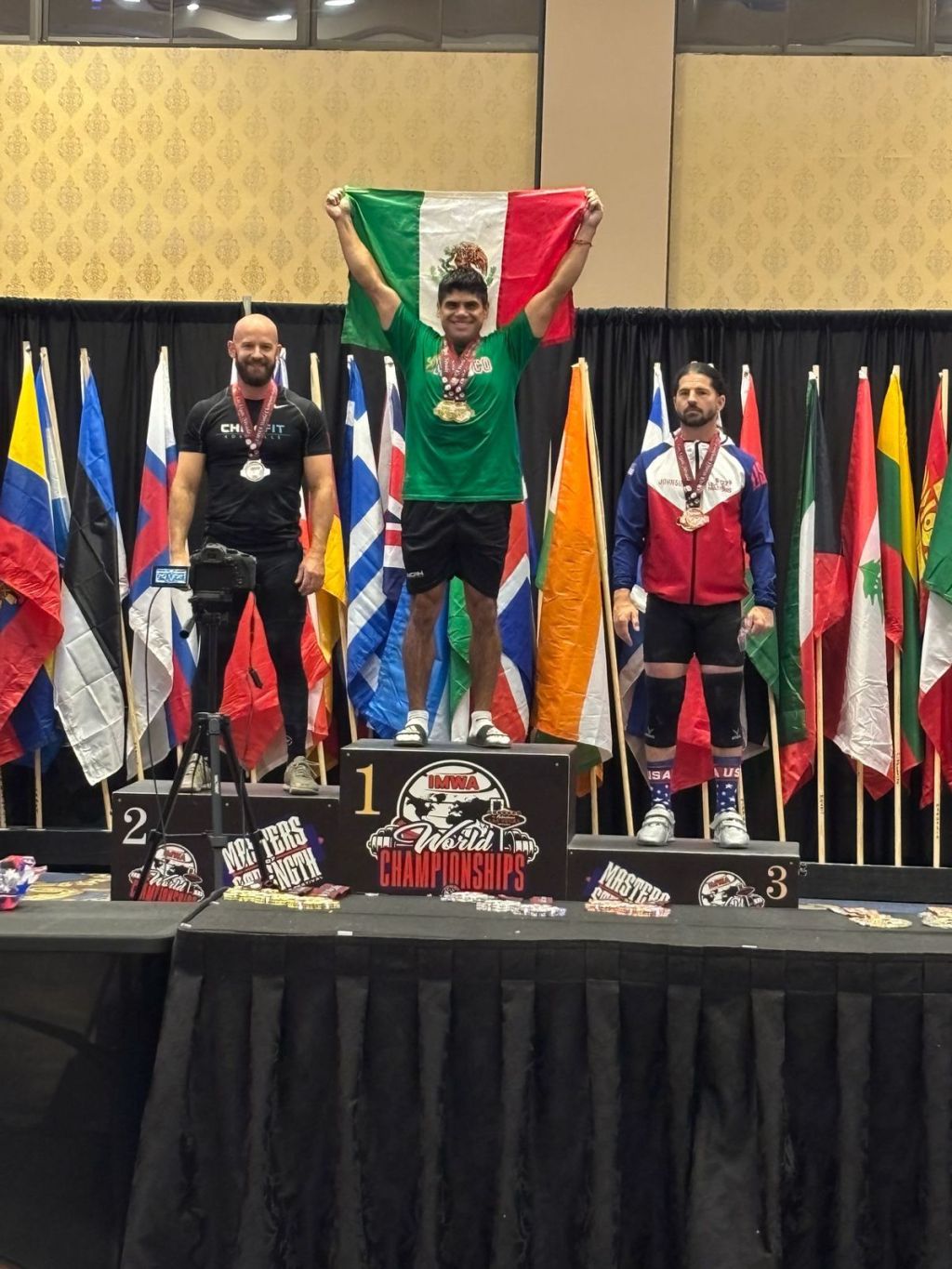 César Vallejo se corona Campeón Mundial de Halterofilia en Las&nbsp;Vegas