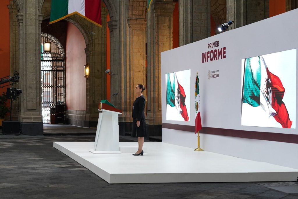 Sheinbaum rinde su primer informe y afirma que la Cuarta Transformación “avanza y se&nbsp;profundiza”