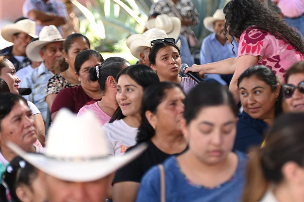 Olga Sosa desarrolla Asamblea Informativa en Palmillas, programas de bienestar ahora son derechos constitucionales