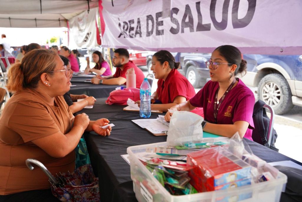 PRESIDENCIA CERQUITA DE TI” FACILITA EL ACCESO A SERVICIOS MUNICIPALES; VECINOS DE VALLES DE ANÁHUAC AGRADECEN A&nbsp;ALCALDESA