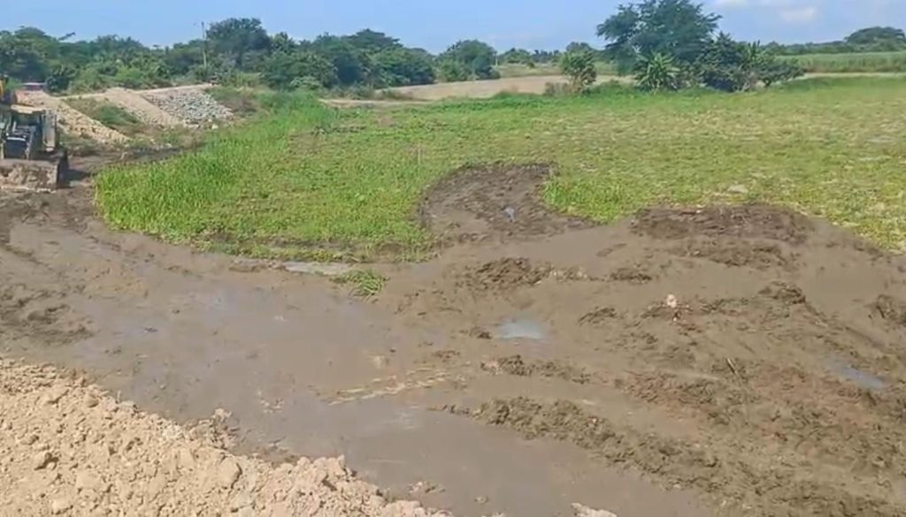 Refuerzan bordo de protección en el ejido Tampacas, municipio de&nbsp;Pánuco