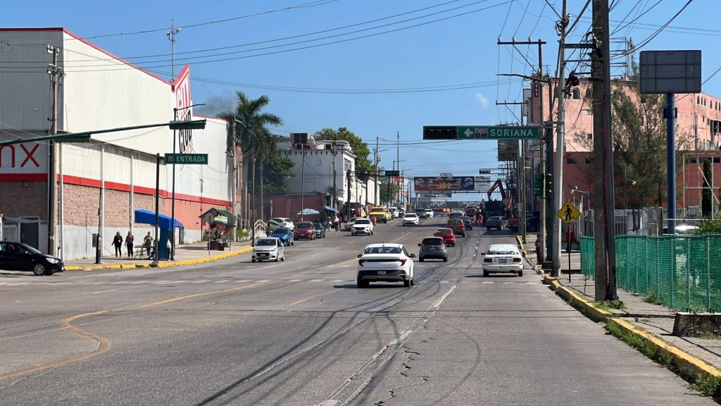 Negocios y dependencias se quedan sin luz por mantenimiento de la&nbsp;CFE