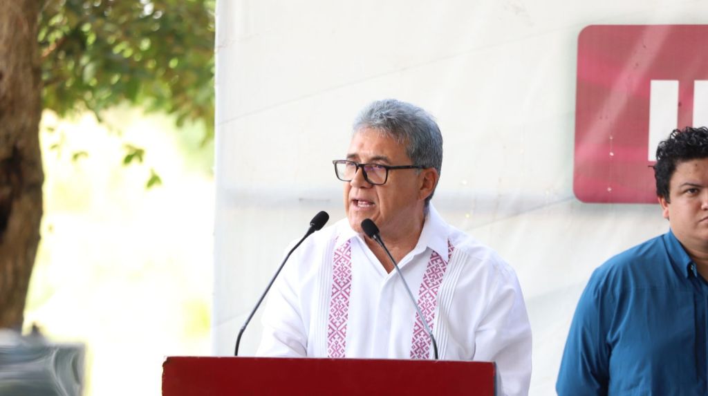 Dota Armando Martínez de mayor infraestructura al CETis&nbsp;78