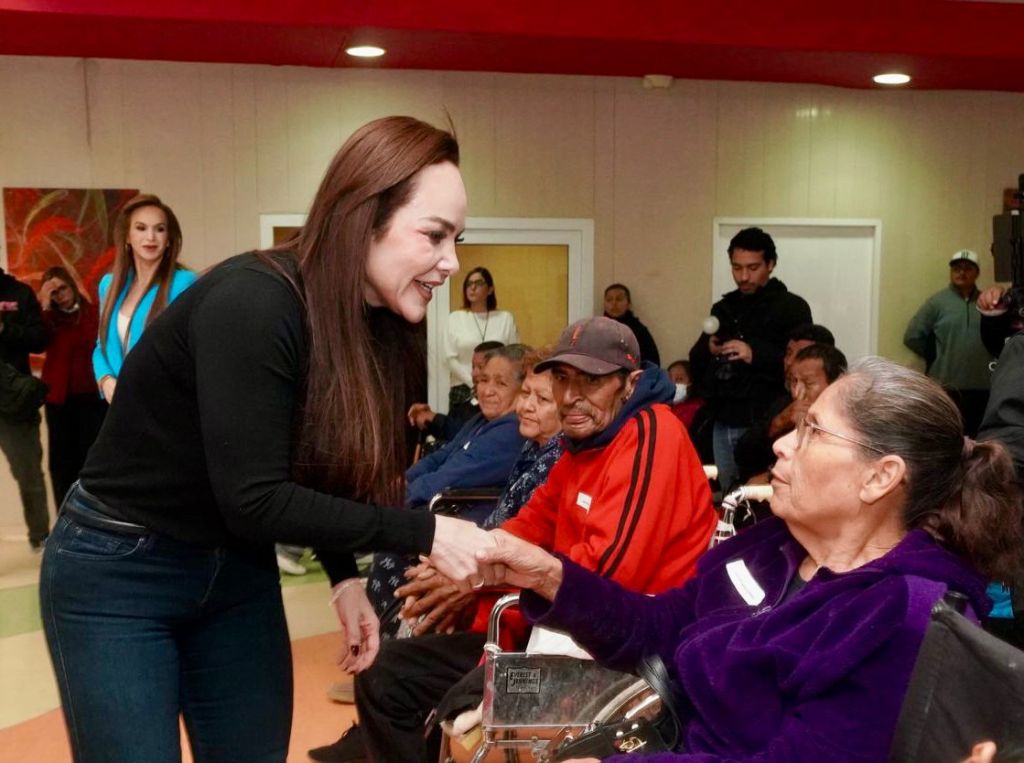 CARMEN LILIA Y SISTEMA DIF ENTREGAN APARATOS FUNCIONALES Y RECIBEN DONATIVO DE 100 SILLAS DE RUEDAS PARA PERSONAS CON&nbsp;DISCAPACIDAD