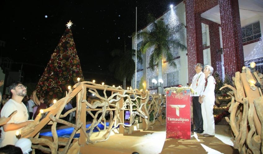 Encabezan Américo y María desfile navideño y el tradicional encendido del&nbsp;pino