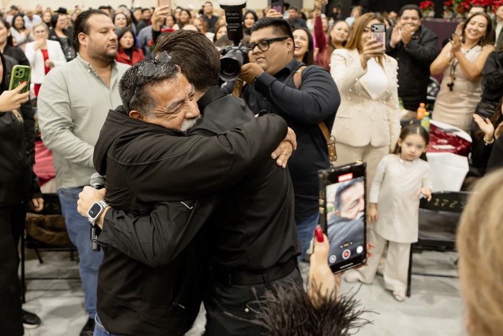 Colaboración del gabinete hace posible regalo de un auto en posada municipal: Beto&nbsp;Granados