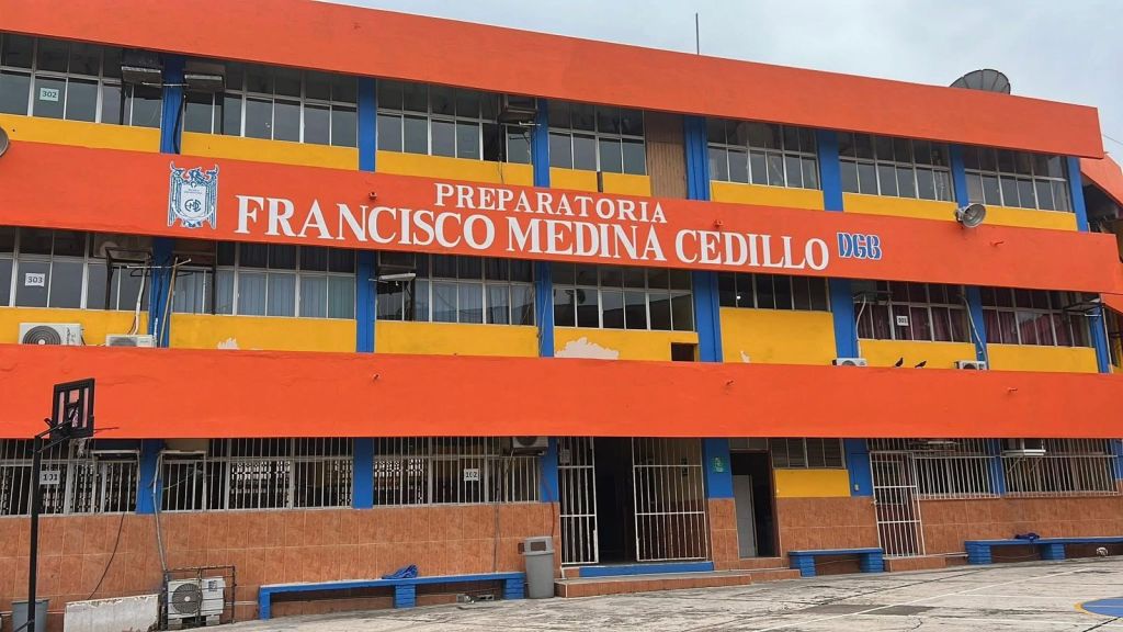 Preparatoria “Francisco Medina Cedillo” recauda más de 3 millones de pesos anuales en&nbsp;colegiaturas