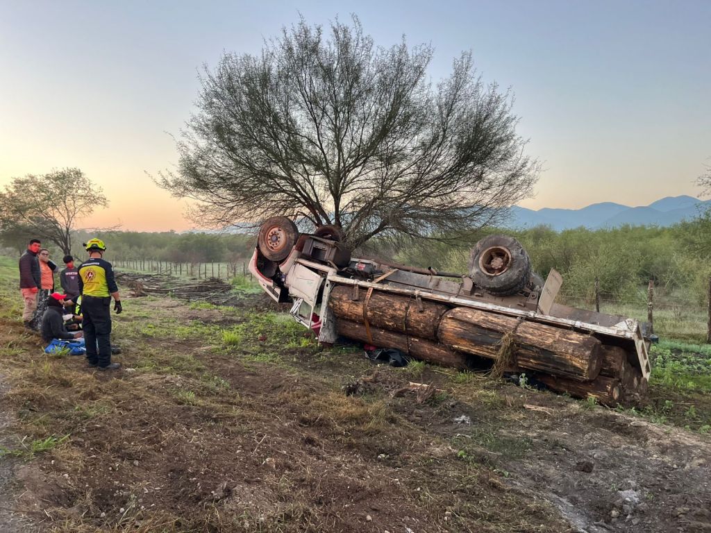 Tránsito Estatal atiende volcadura en la Carretera Victoria – Santa&nbsp;Engracia
