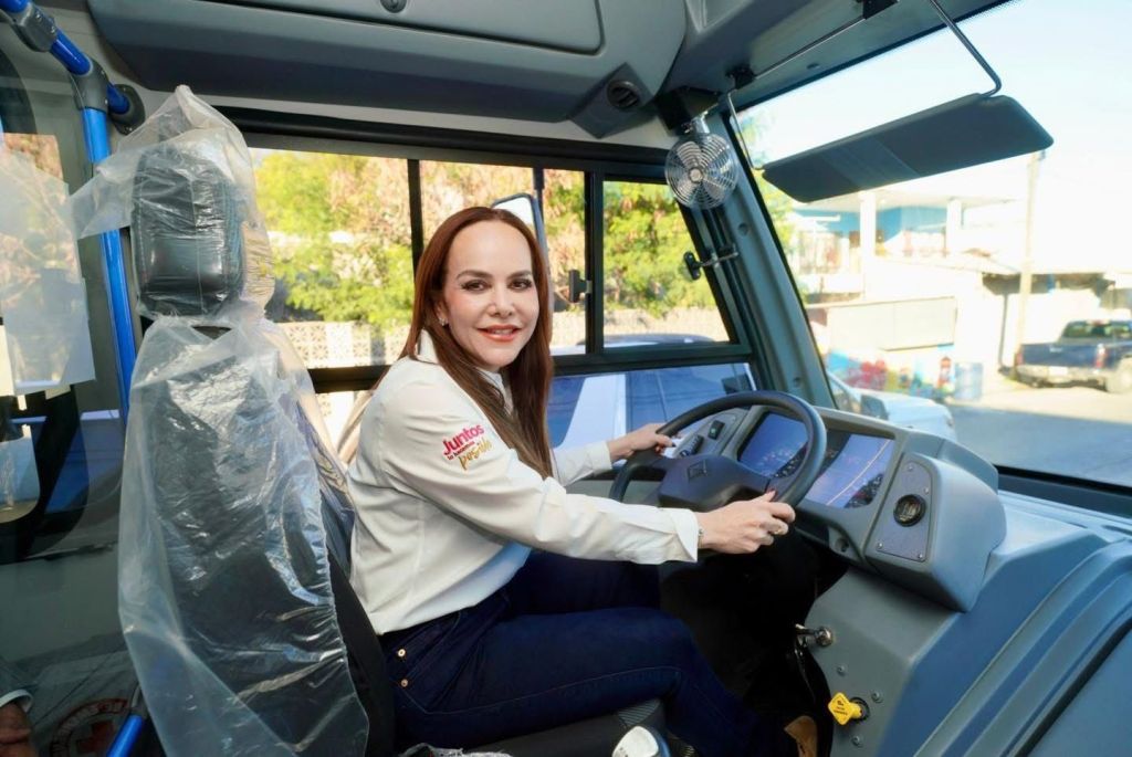 ALCALDESA CARMEN LILIA CANTUROSAS MODERNIZA TRANSPORTE PÚBLICO EN&nbsp; NUEVO LAREDO Y LO CONVIERTE EN MODELO DE MOVILIDAD EN&nbsp;TAMAULIPAS