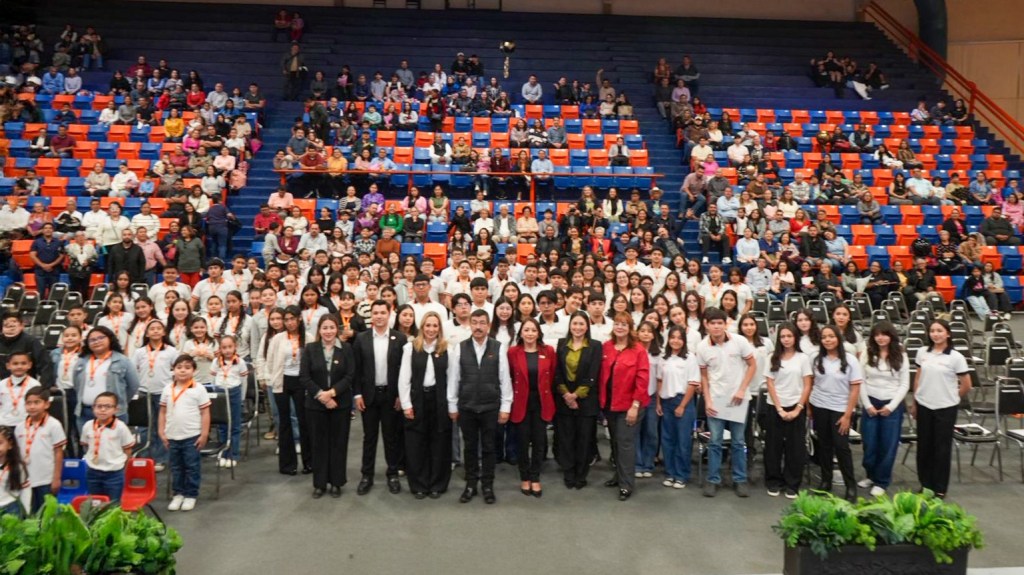 Entrega la UAT reconocimientos a estudiantes del&nbsp;CeINA