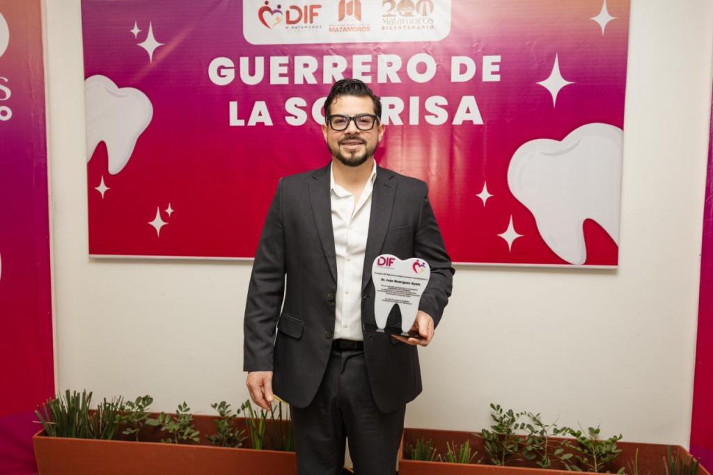 Reconoce DIF Matamoros al Dr. Eduardo Iván Rodriguez Ayala como Guerrero de la&nbsp;Sonrisa