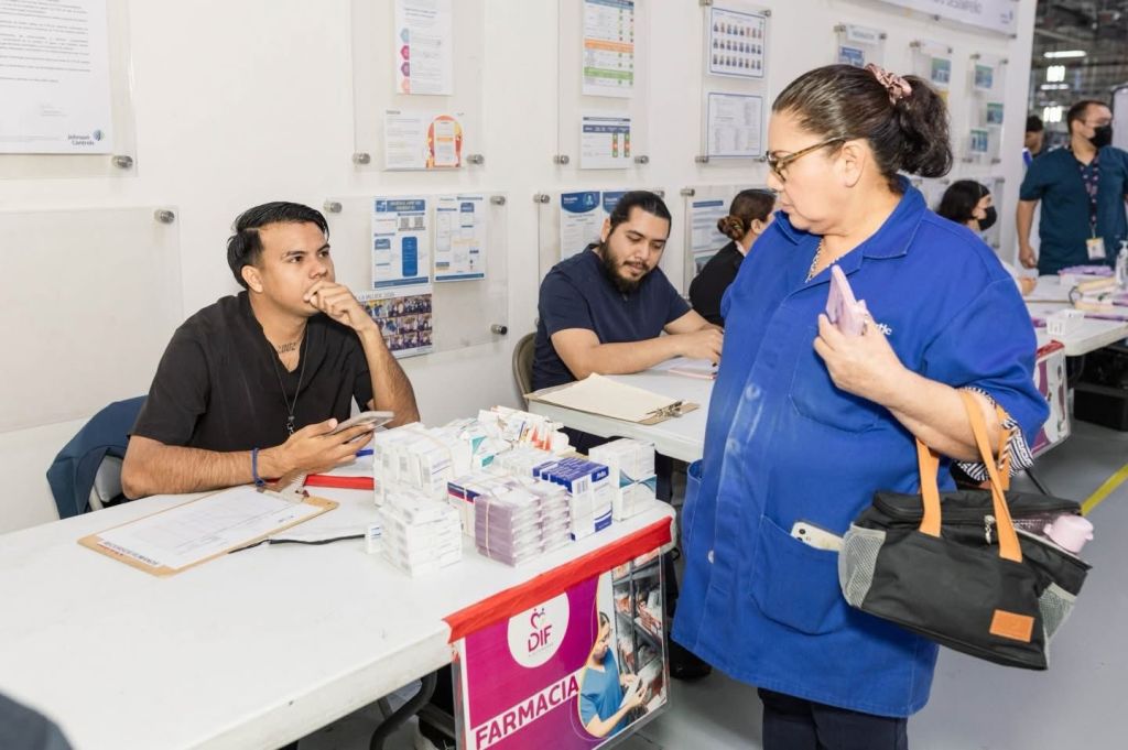 Lleva DIF Matamoros Brigada de Salud y Bienestar a trabajadores de SENSOMATIC