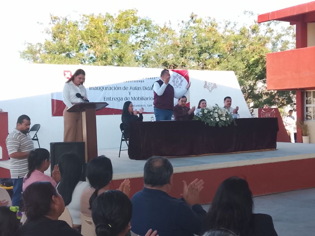 Entrega Gobierno de Tamaulipas obras y mobiliario en la Secundaria Técnica No. 98 de Matamoros